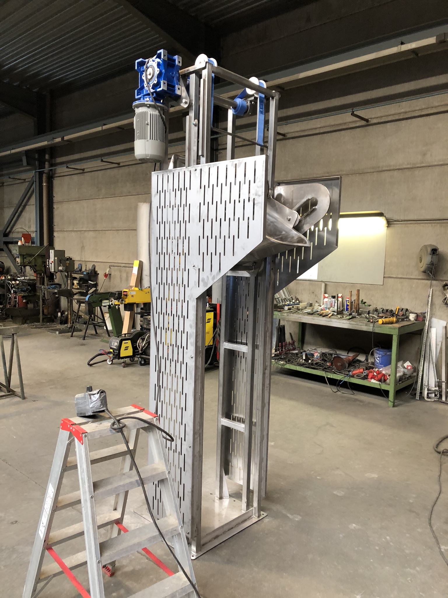 Liften En Kippers | FB Construct Bv - Machinebouw